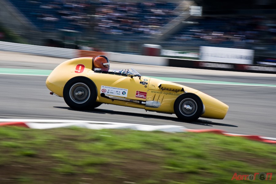 Aston Martin DBR4