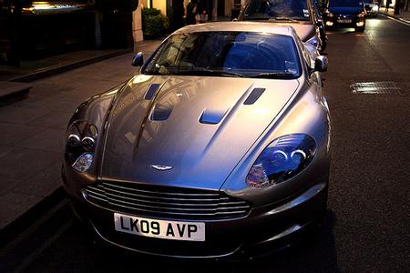 Aston Martin DBS 9