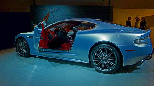Aston Martin DBS 9