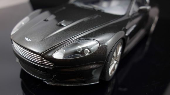 Aston Martin DBS Carbon Black Edition