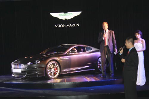 Aston Martin DBS Lightning Silver