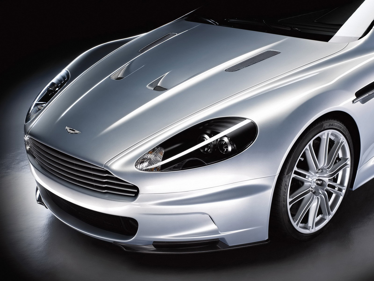 Aston Martin DBS Racing Green