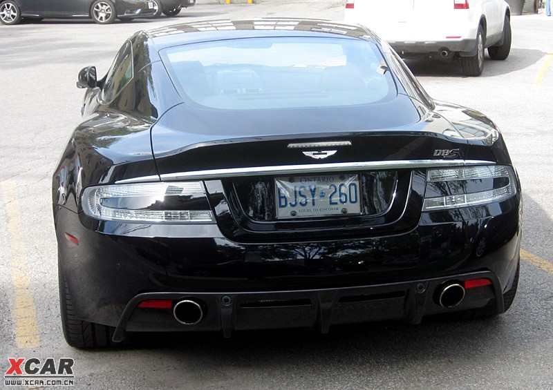 Aston Martin DBS V8
