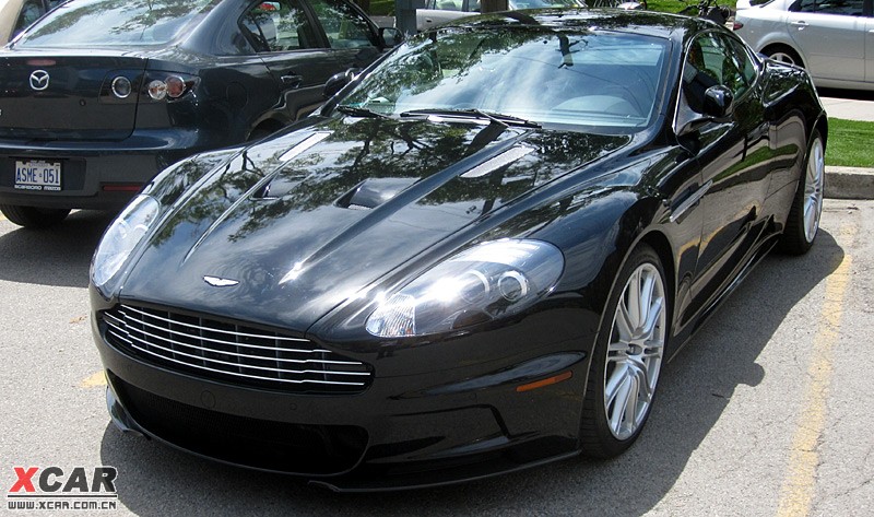 Aston Martin DBS V8