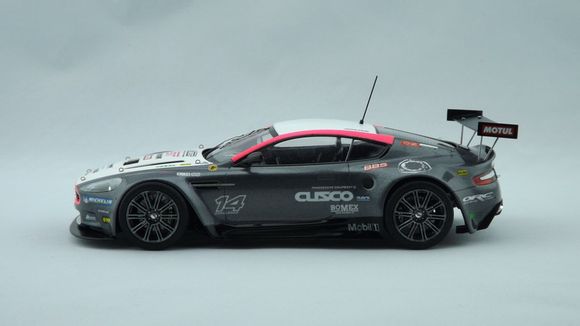 Aston Martin DBS Vantage