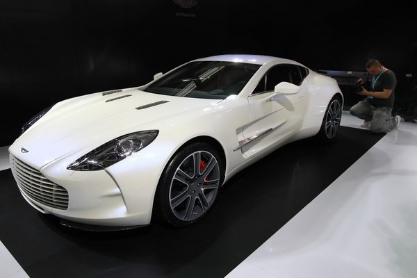Aston Martin One-77 Dubai police