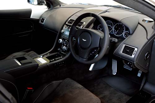 Aston Martin V12 Vantage Carbon Black Edition