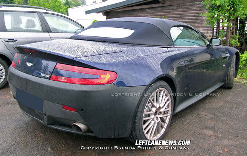 Aston Martin V12 Vantage Carbon Black Edition