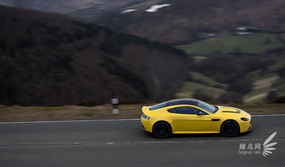 Aston Martin V12 Vantage Roadster