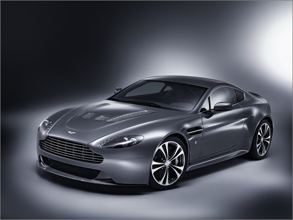 Aston Martin V12 Vantage RS Concept