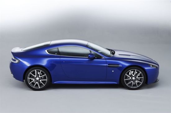 Aston Martin V8