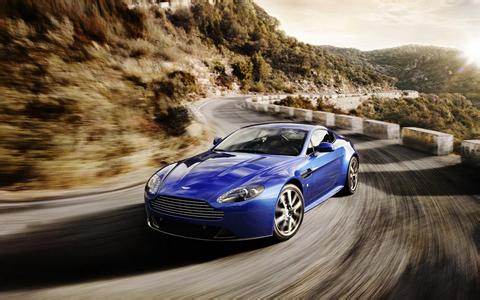 Aston Martin V8