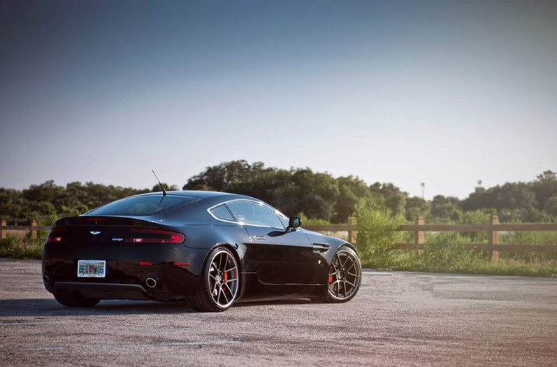 Aston Martin V8 Vantage N24