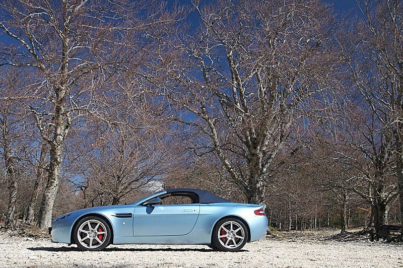 Aston Martin V8 Vantage Roadster
