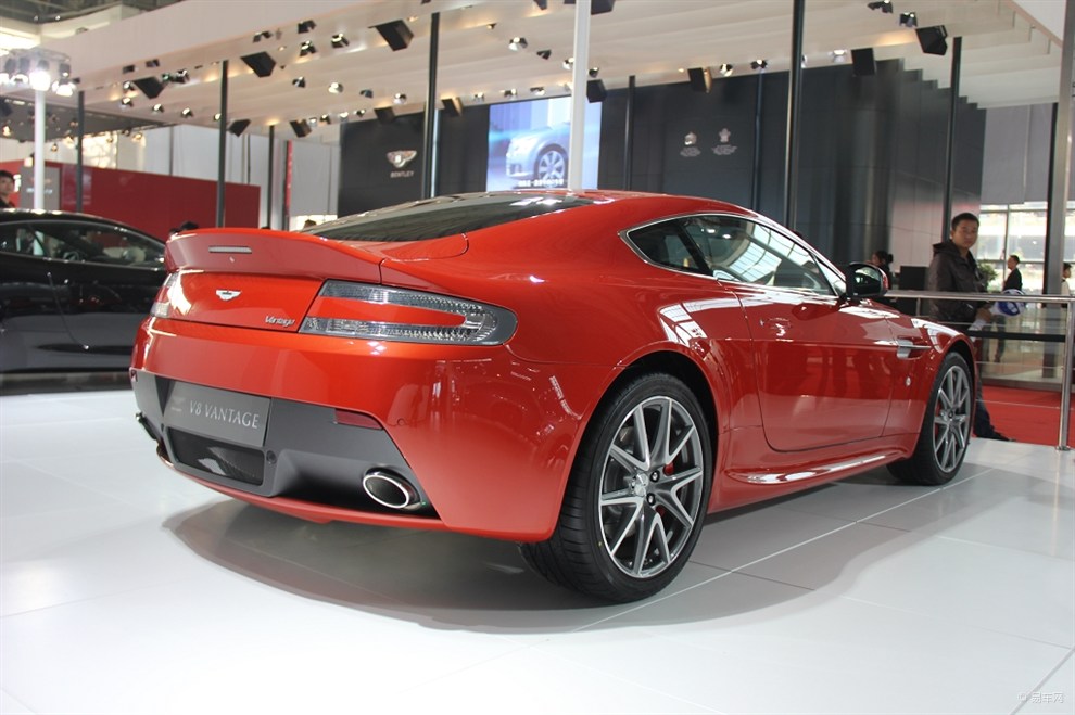 Aston Martin V8 Vantage Roadster