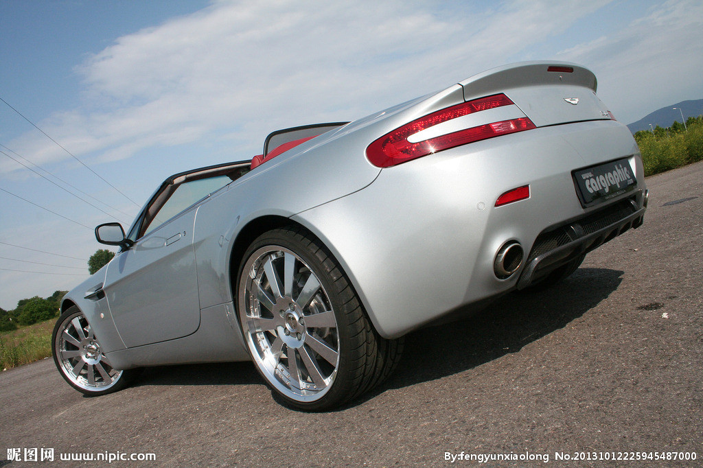 Aston Martin V8 Vantage S