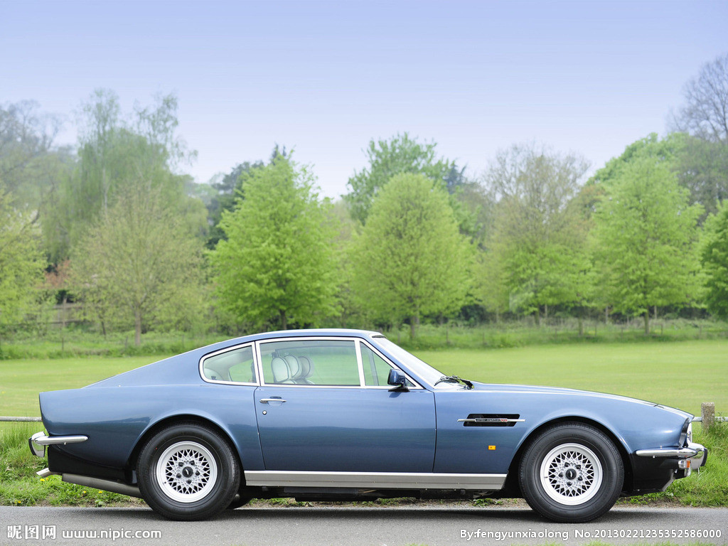 Aston Martin V8 Vantage S
