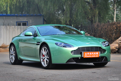 Aston Martin V8 Volante