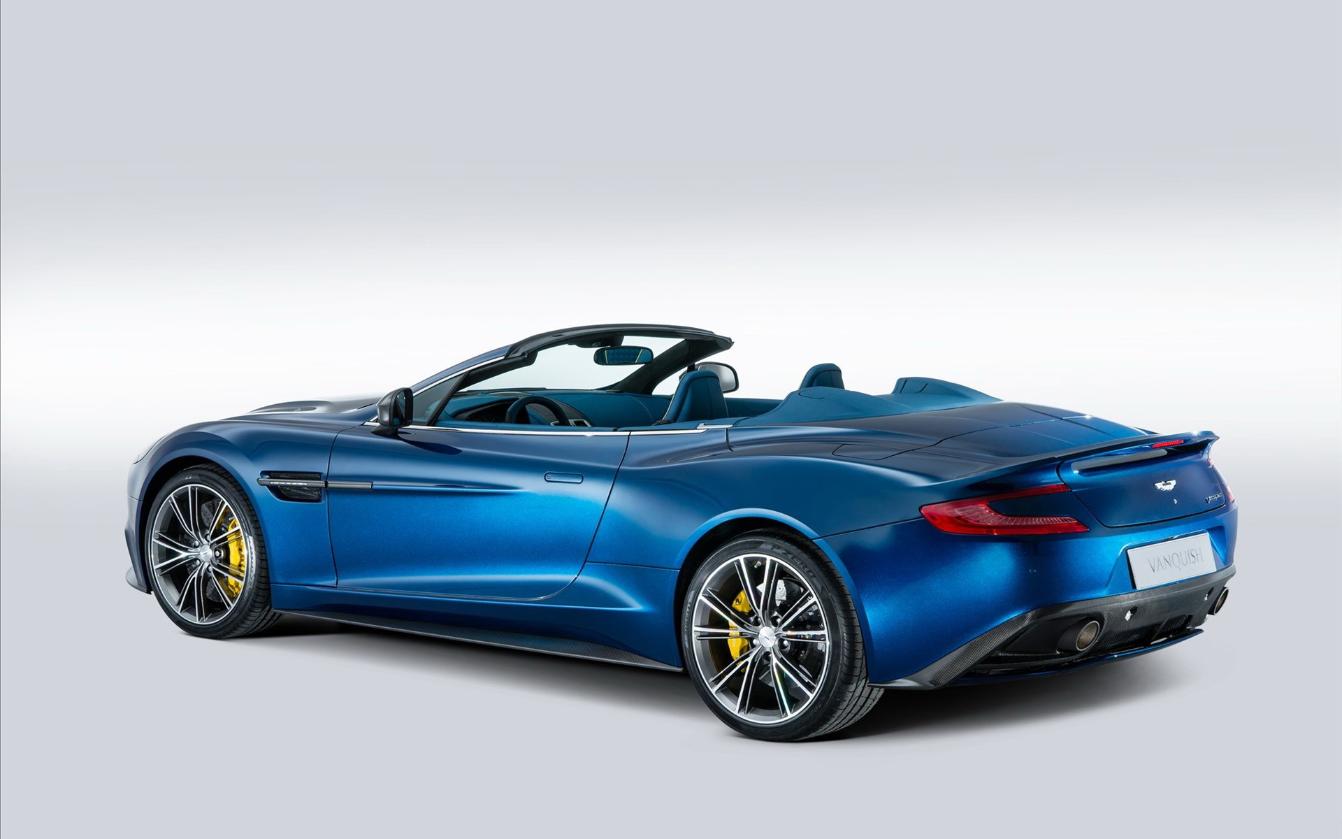 Aston Martin Vanquish S V12