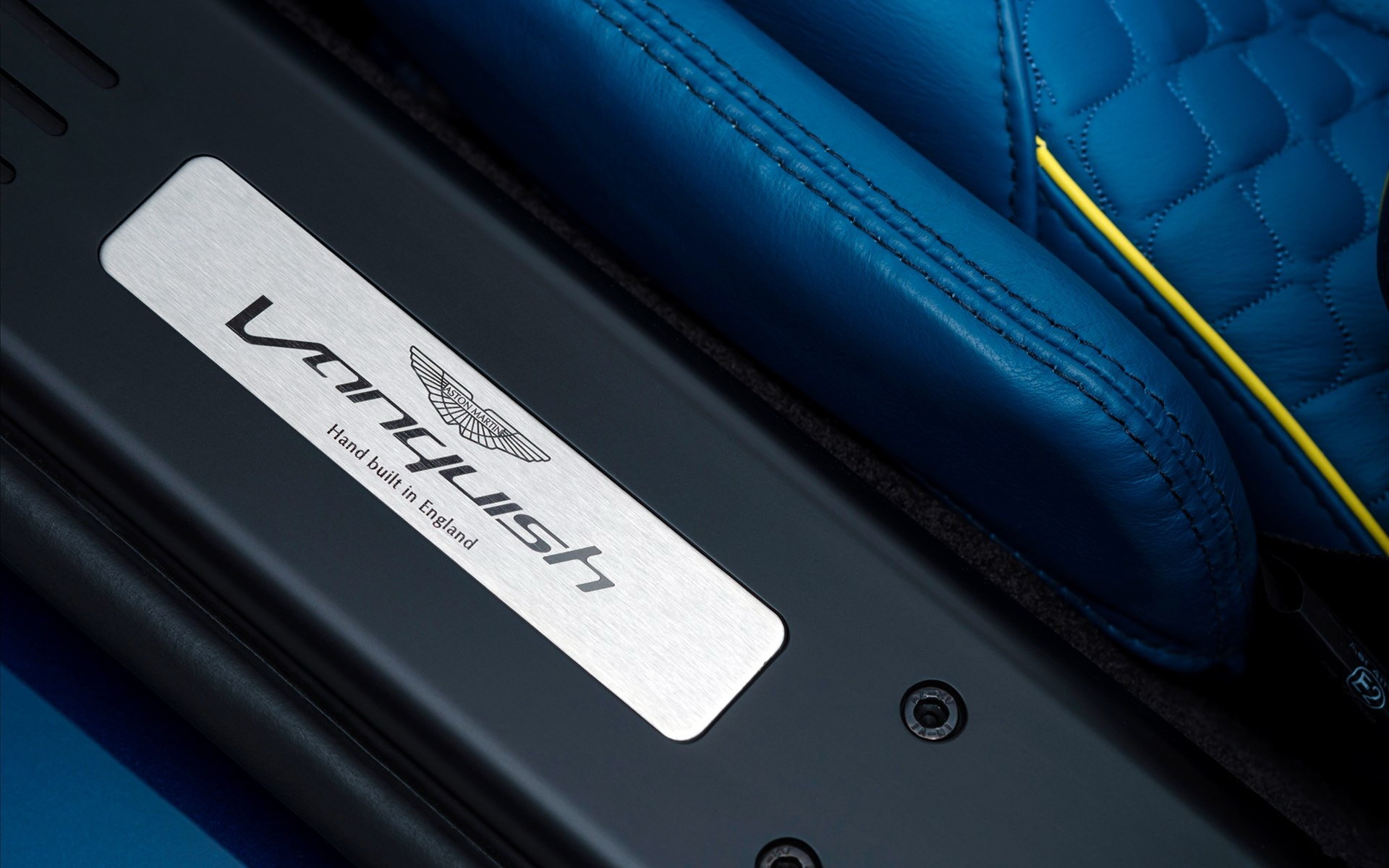 Aston Martin Vanquish S V12