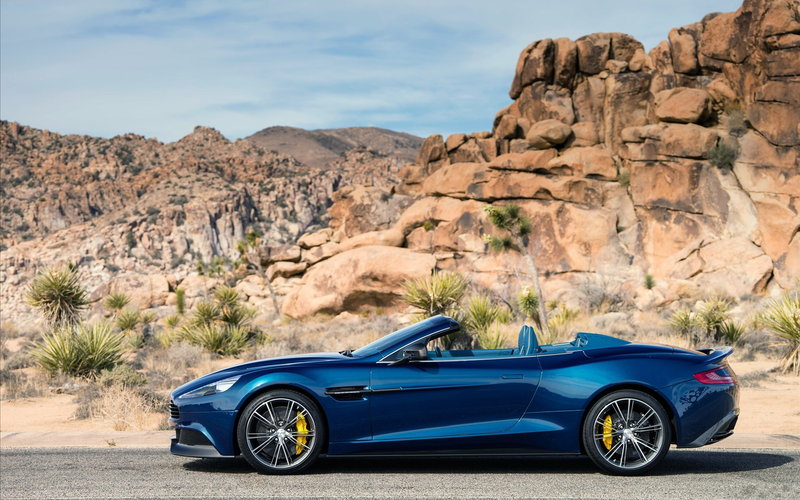 Aston Martin Vanquish S V12