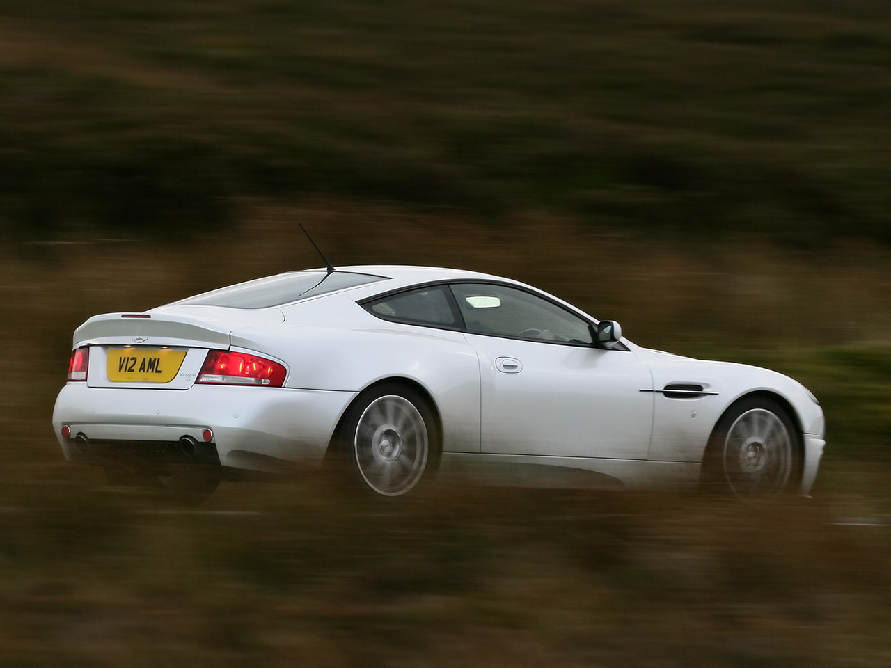 Aston Martin Vanquish S V12