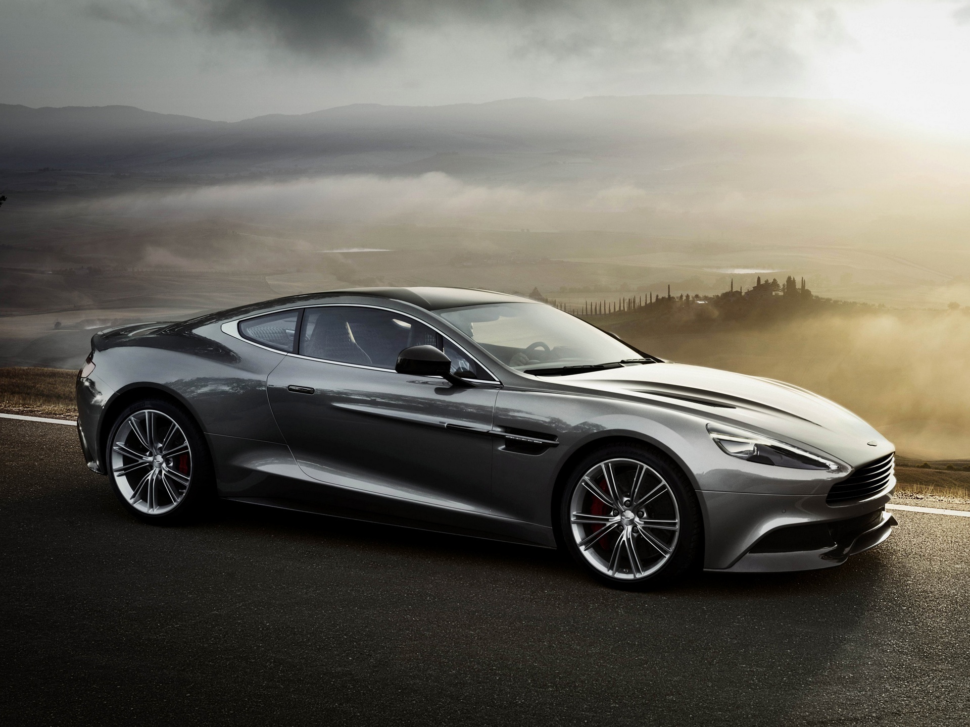 Aston Martin Vanquish Volante 2014