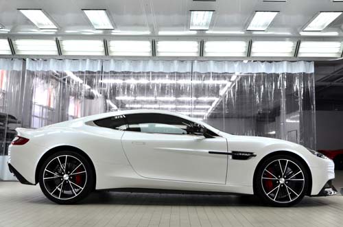 Aston Martin Vanquish Volante