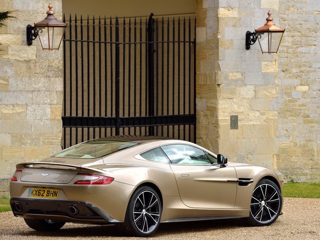 Aston Martin Vanquish Volante