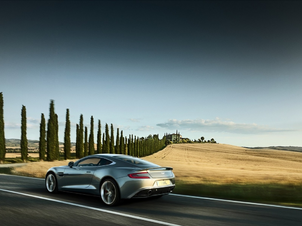 Aston Martin Vanquish Volante
