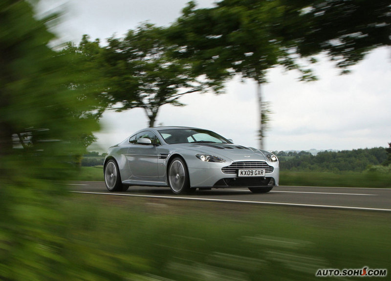 Aston Martin Vantage 2014