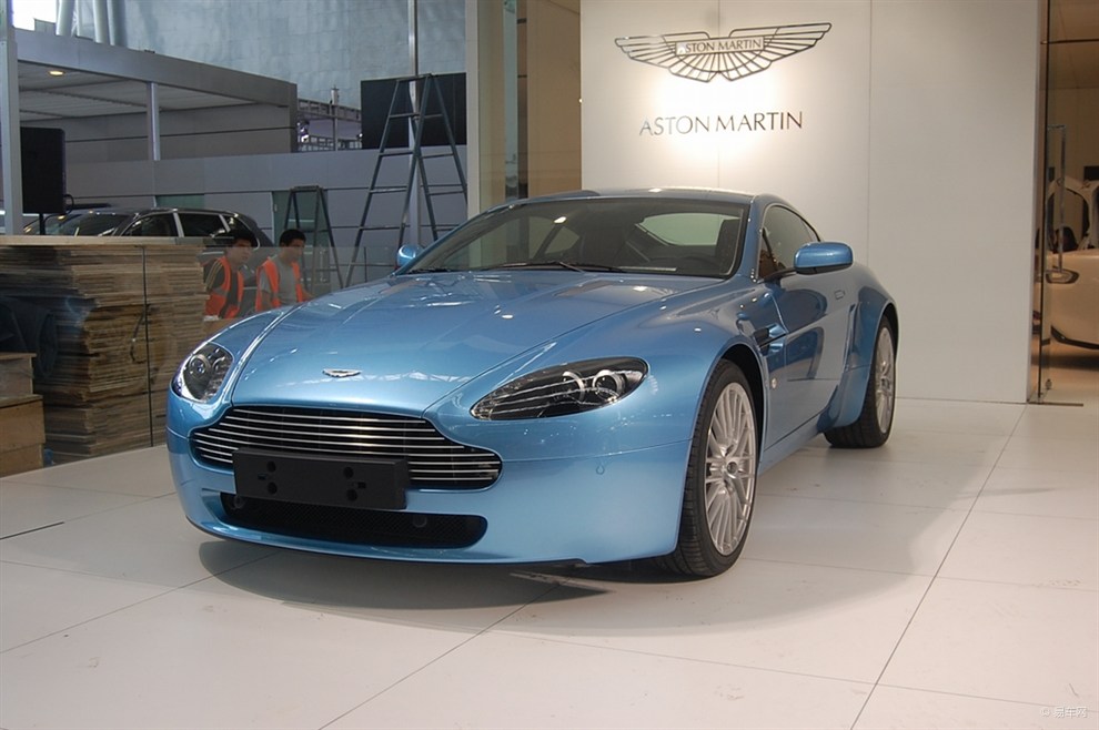 Aston Martin Vantage GT