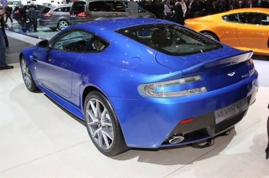 Aston Martin Vantage GT4