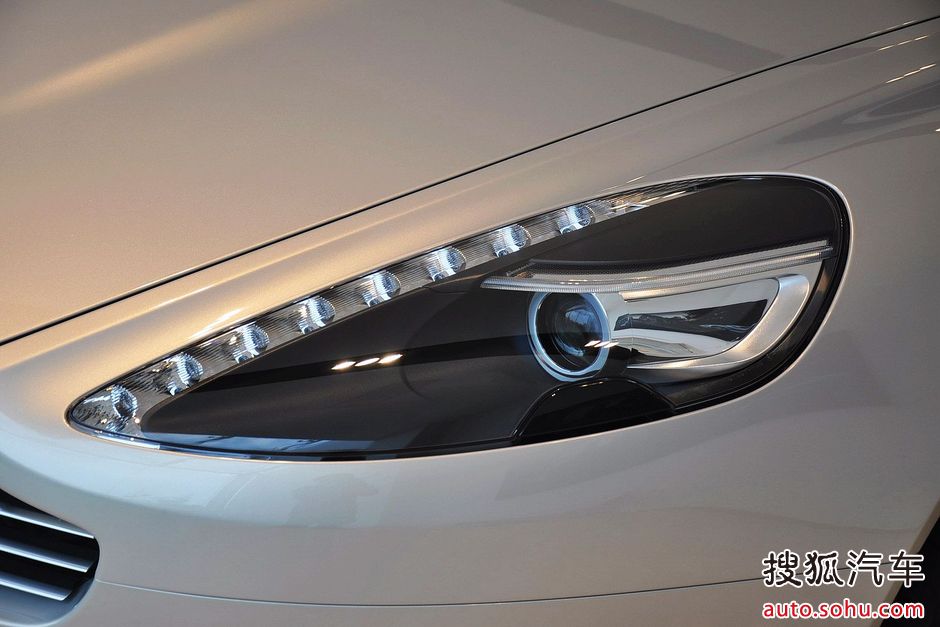 Aston Martin Virage Volante