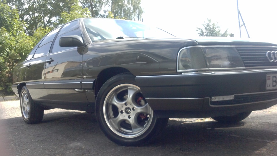 Audi 100