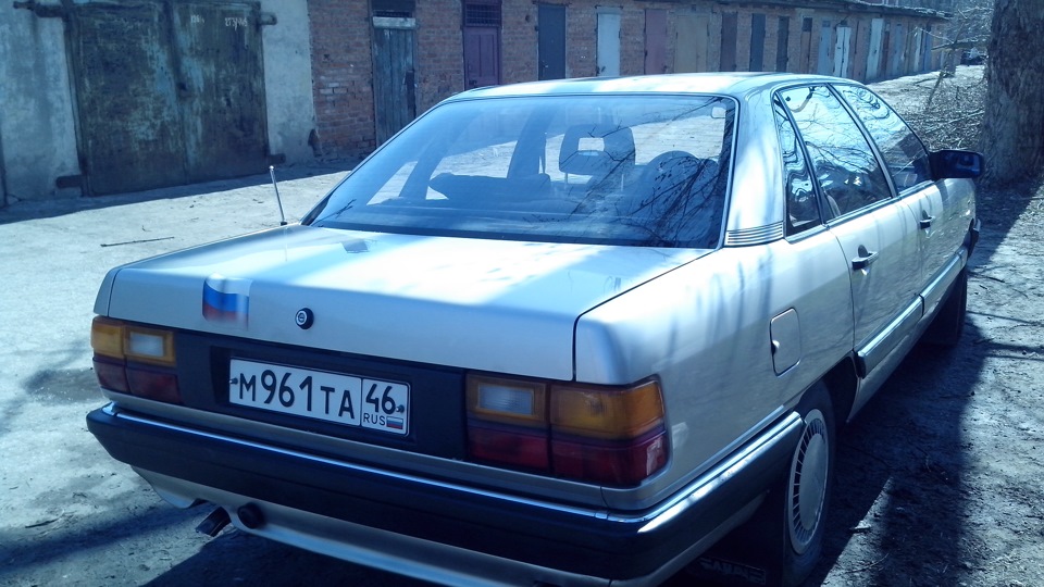 Audi 100 2.2
