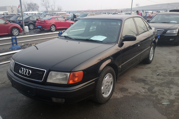 Audi 100 2.3