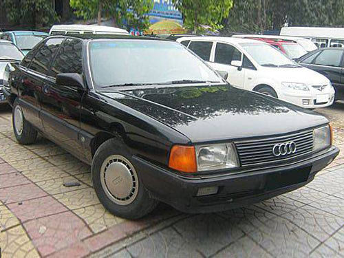 Audi 100 2.3