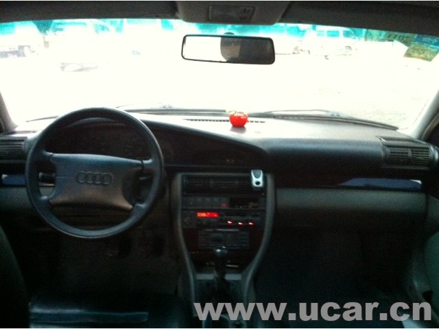 Audi 100 2.3