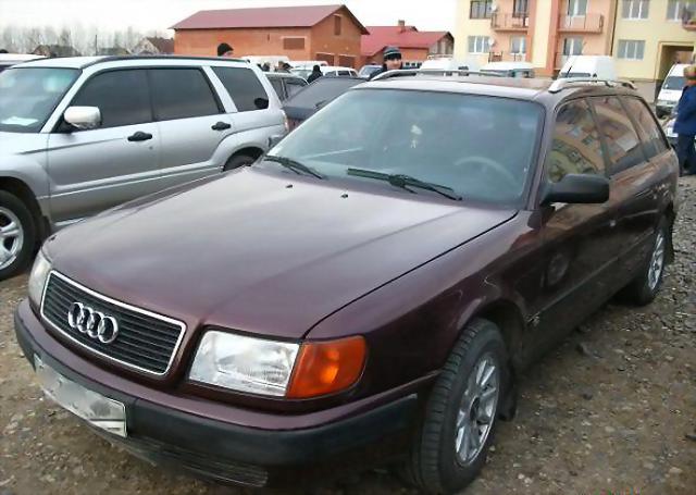 Audi 100 2.6