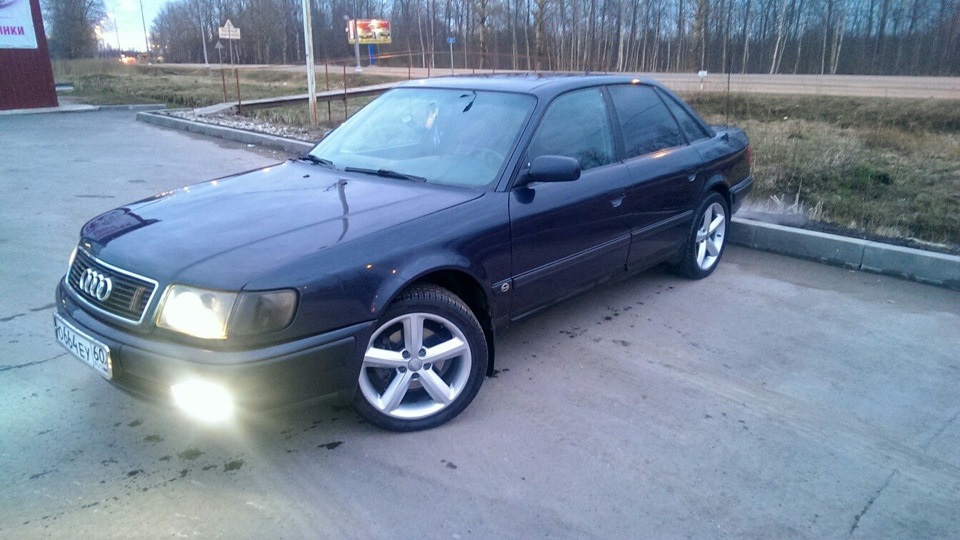 Audi 100 2.6