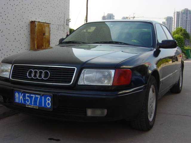 Audi 100 2.8