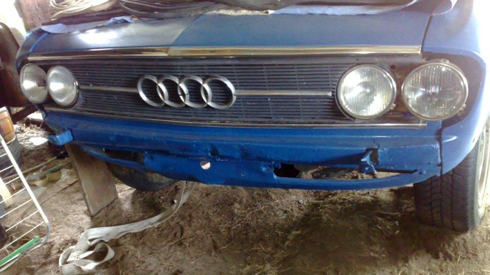 Audi 100 C1