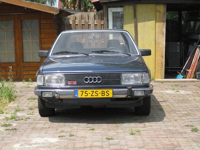 Audi 100 C2