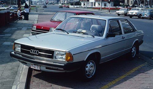 Audi 100 C2