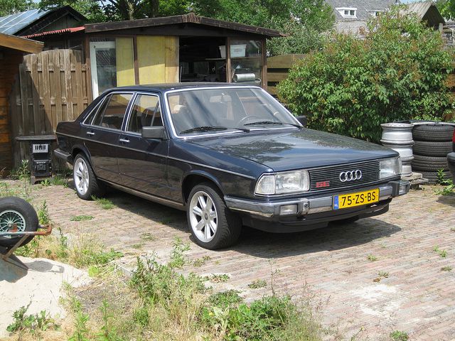 Audi 100 C2