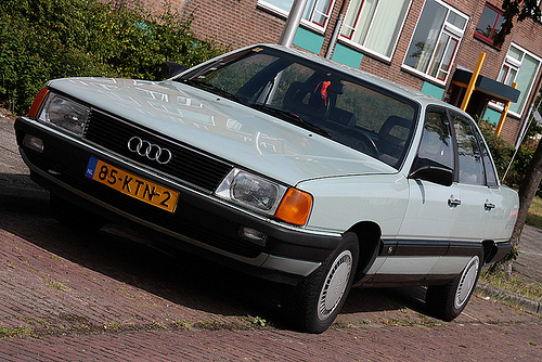 Audi 100 Type 44
