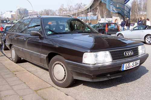 Audi 100 Type 44