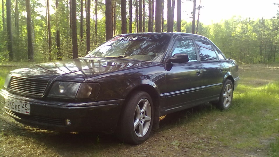 Audi 100 V8