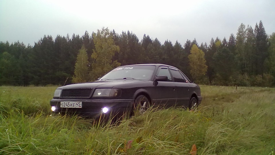 Audi 100 V8